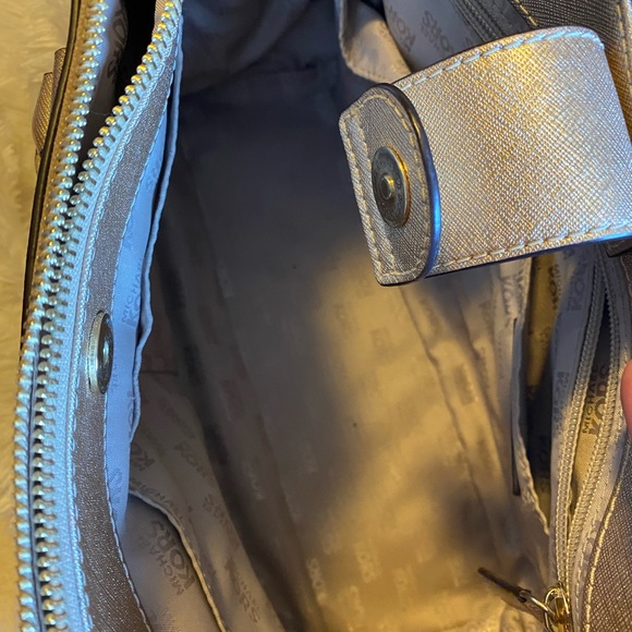 Michael kors Handbag - Picture 4 of 5